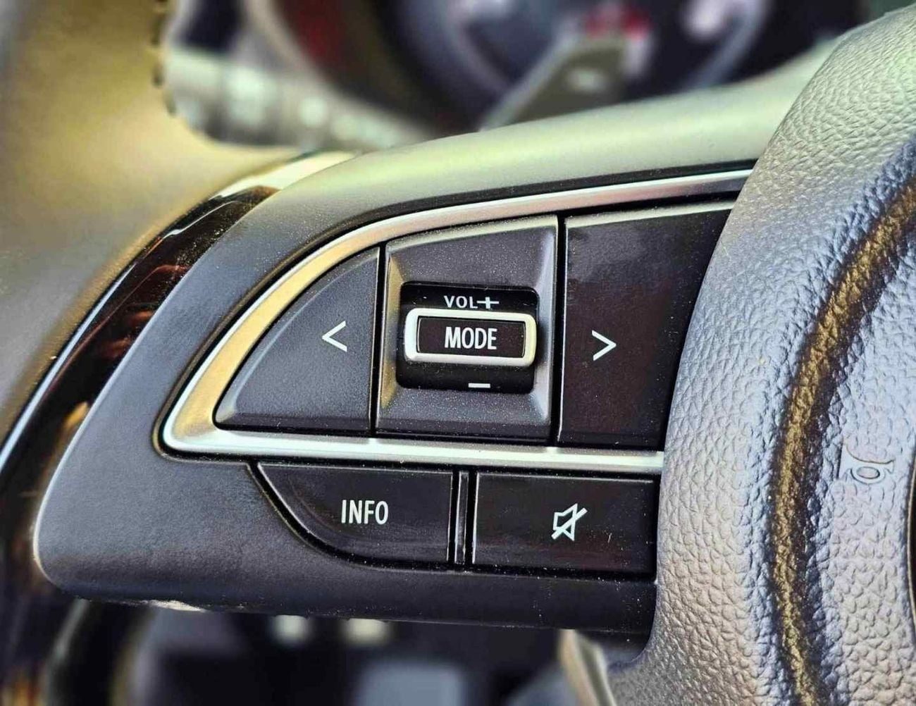 سوزوكي سويفت GLX SUZUKI SWIFT GLX HYBRID || RADAR | PETROL AT 1.2L V4 (CODE # SWGLXFOH) GRAY 2026
