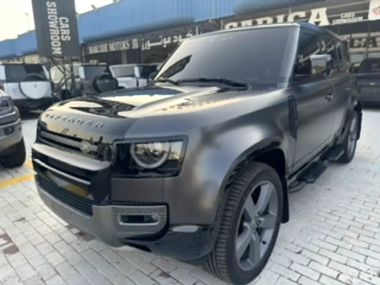 لاند روفر ديفندر 110 V8 Edition P525 European Specs