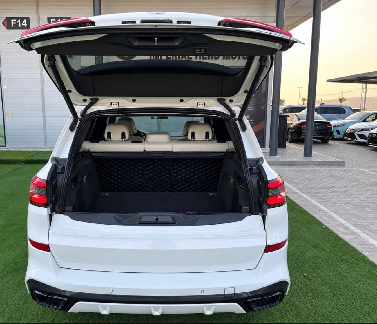 بي أم دبليو X5 XDRIVE M50I بي إم دبليو X5 M50I المواصفات الأمريكية