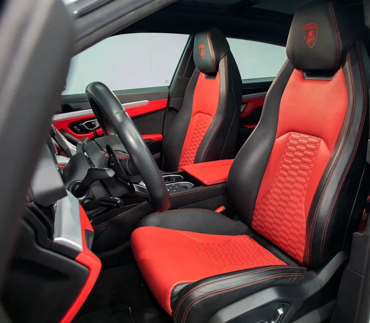 Lamborghini Urus STANDARD Unreal Specification • Full Service History • ARM Service Contract • GCC