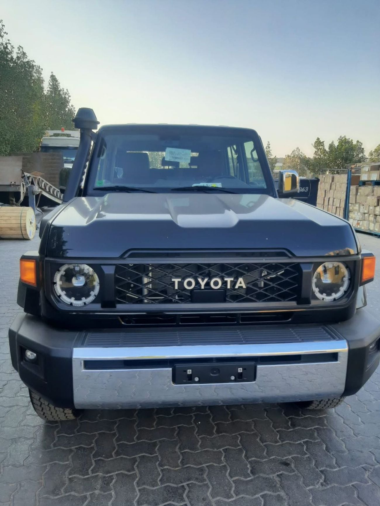 Toyota Land Cruiser 70 LC76 LX