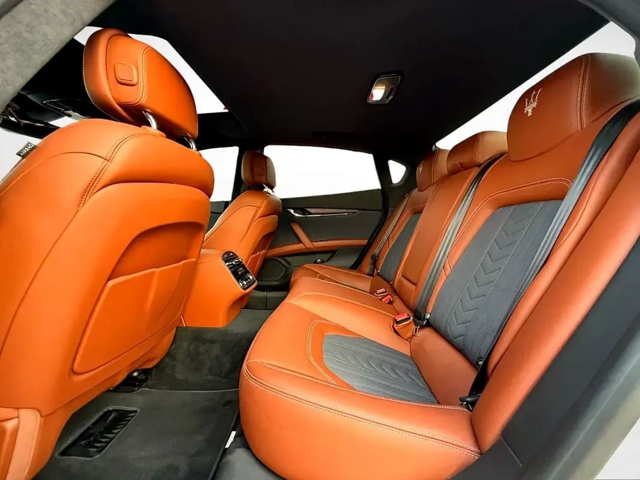 Maserati Quattroporte S FULL DEALER SERVICE HISTORY | 0% DOWNPAYMENT | 430 HP | GCC