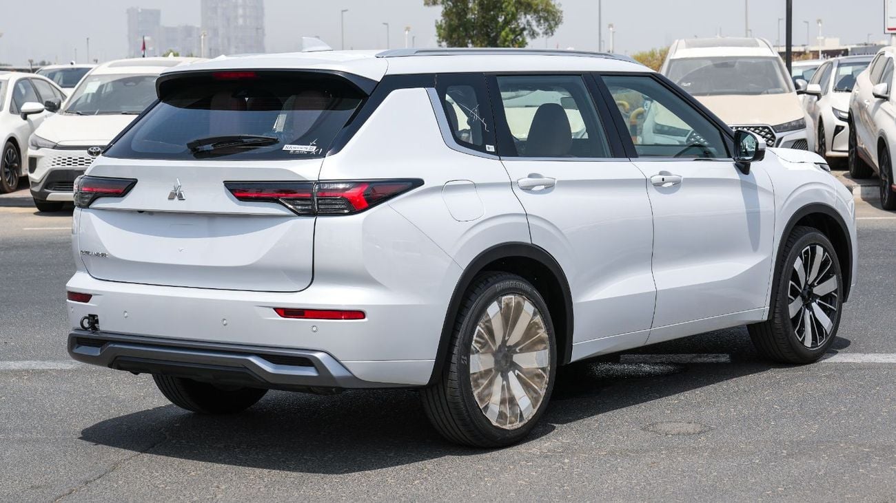 Mitsubishi Outlander PREMIUM Brand New – 2.5L Petrol 4WD Automatic – G08 – GCC 2026 – Export Only