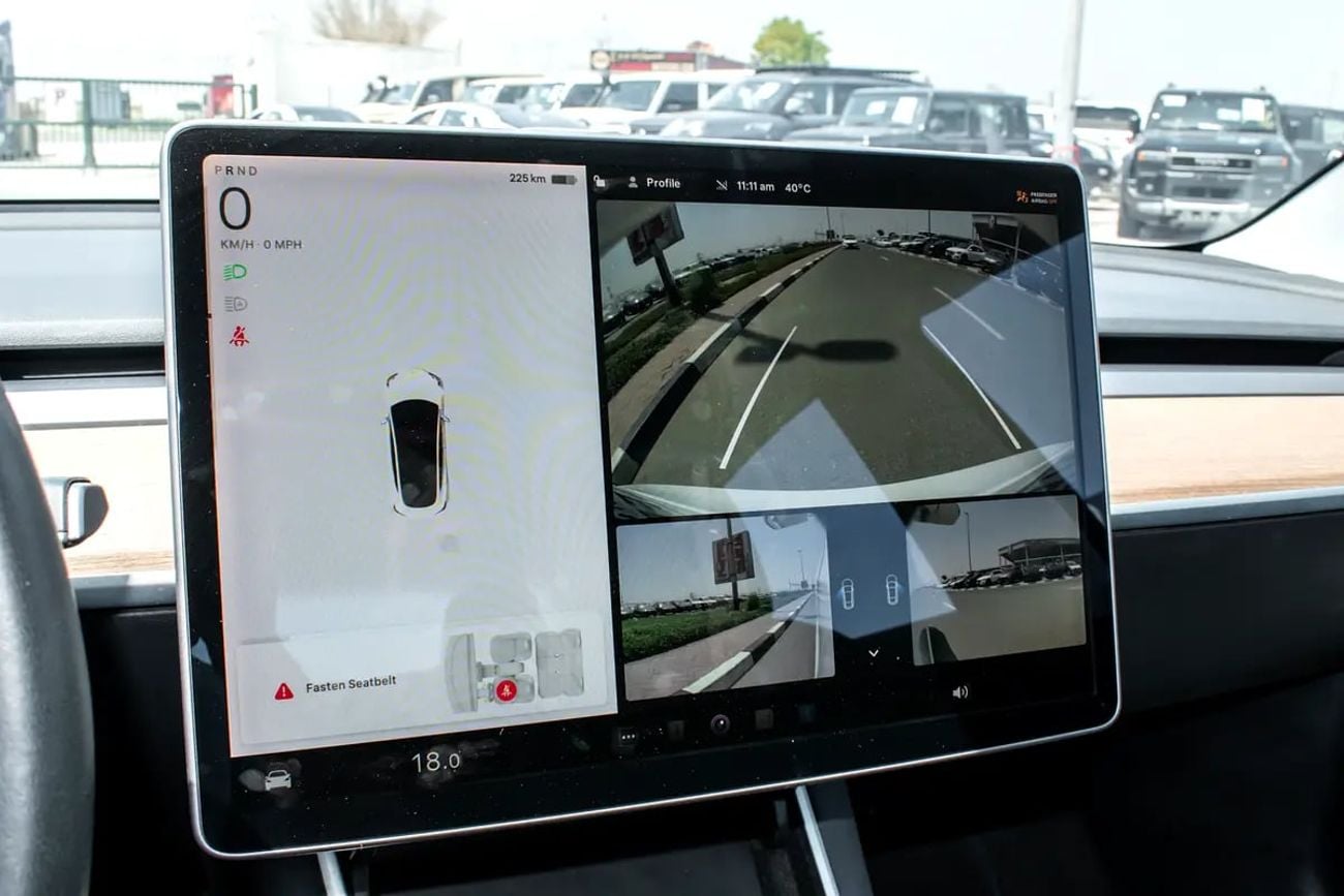 Tesla Model 3 STANDARD - AMERICAN SPECS - ONLY 61,000 KM