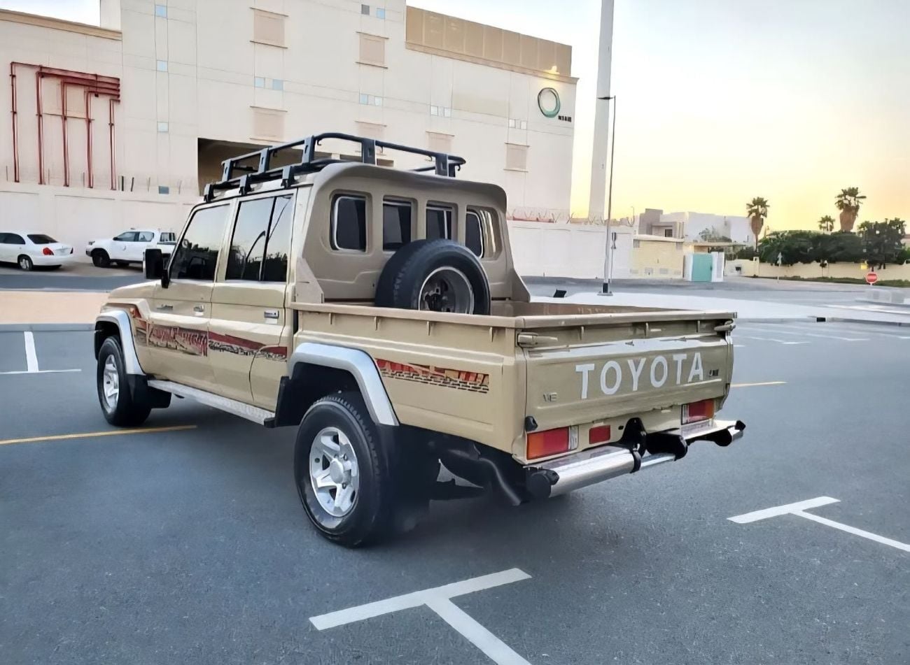 Toyota Land Cruiser Pick Up LHD Standard Double Cabin 4.5L V8 1VD-FTV Diesel Engine 4WD Manual Gear 5 Seats 4 Doors