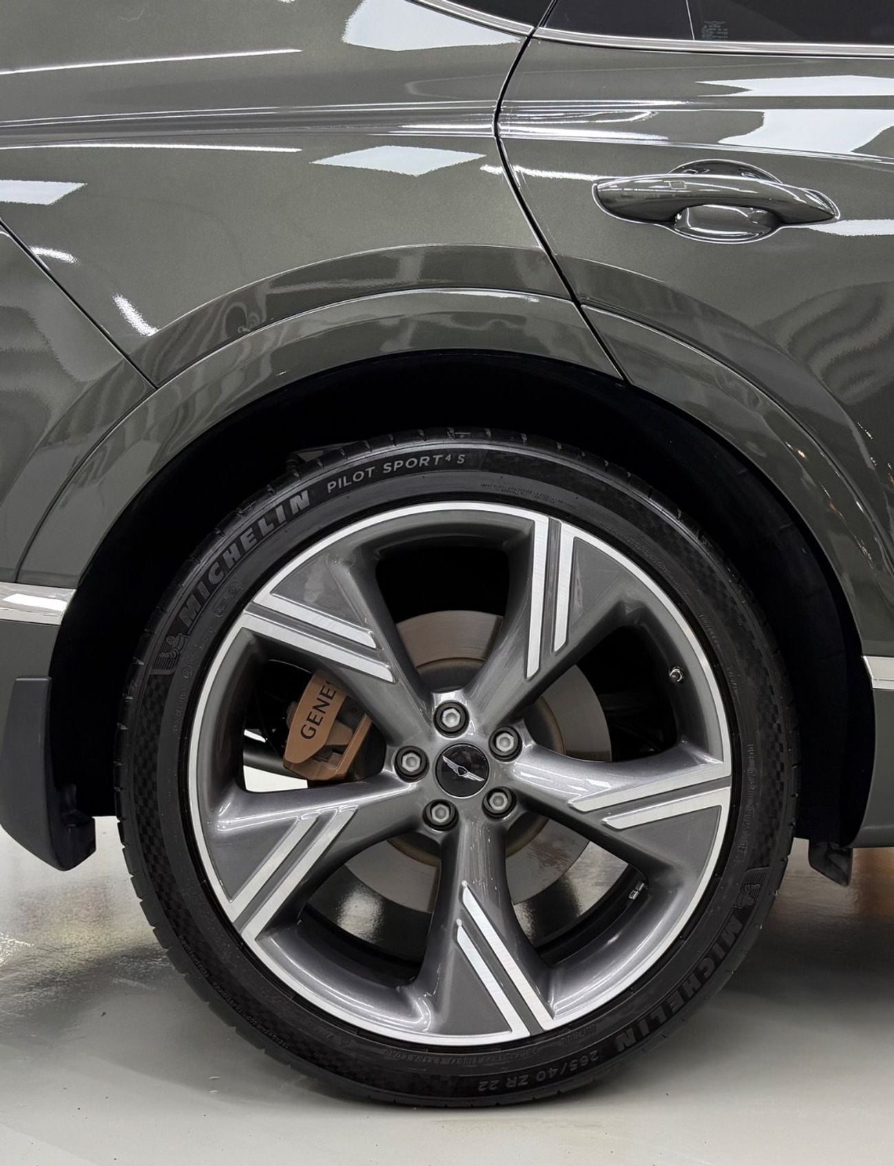 Genesis GV80 PLATINUM 3.5L AWD