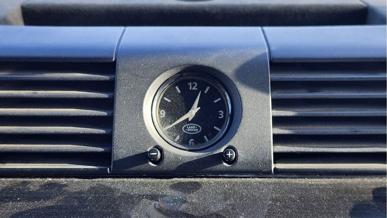 Land Rover Defender 90 | Petrol Automatic