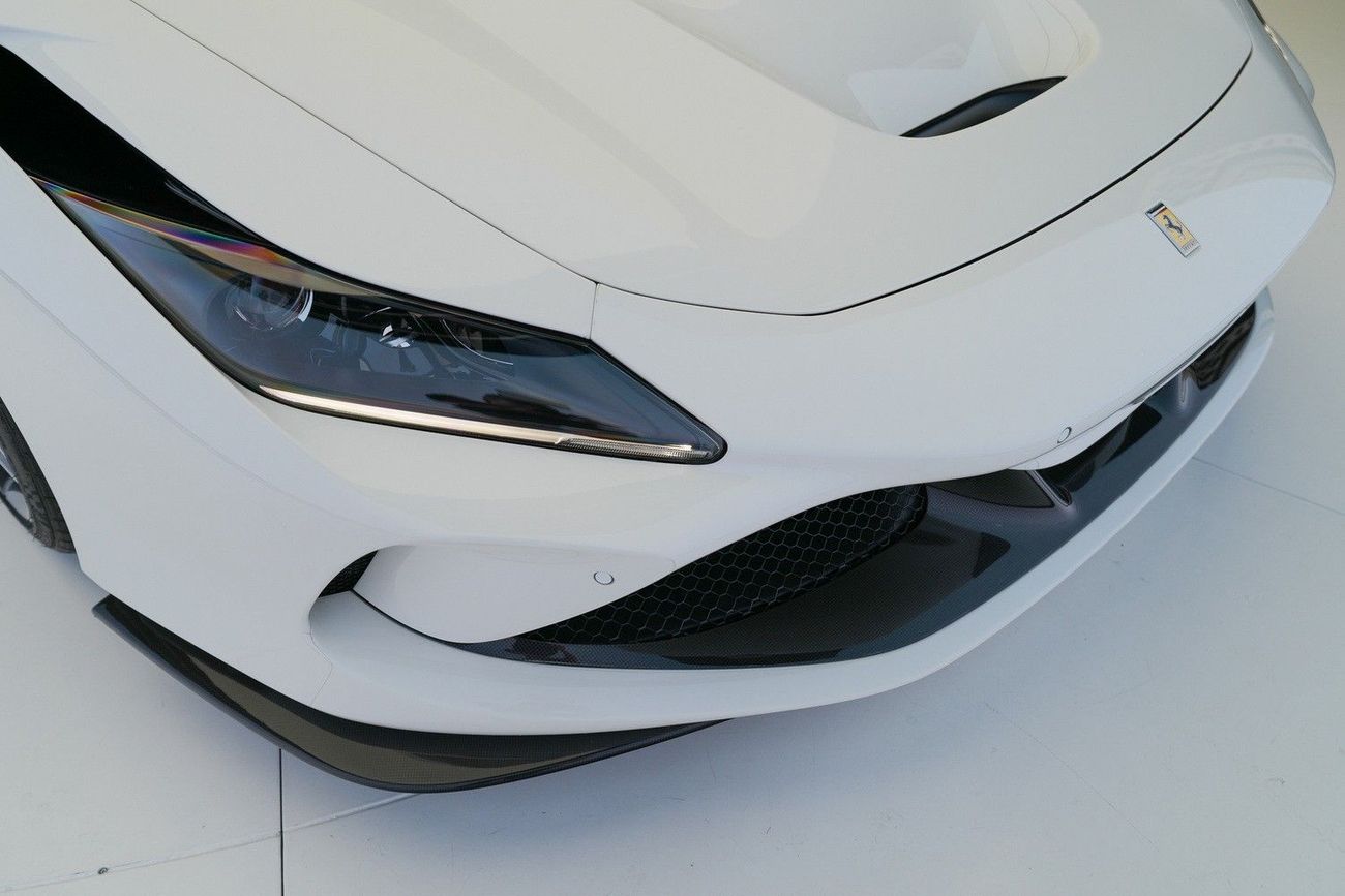 Ferrari F8 Spider STD (3.9L · 8 Cyl · Automatic · Petrol · Convertible · Rear Wheel Drive · 2 Seats · 2 Door)