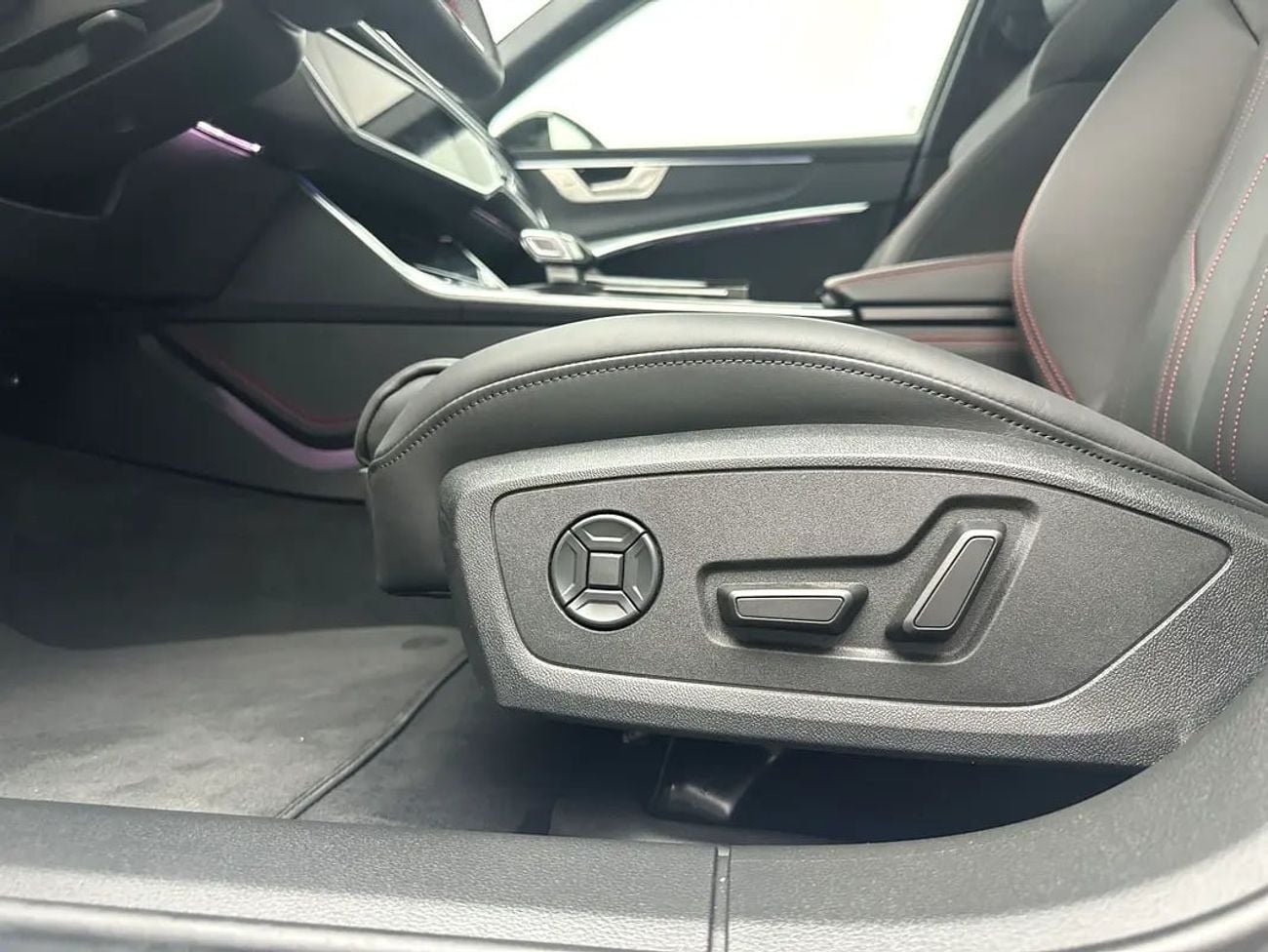 أودي A6 40 TFSI S-LINE AVANT 190hp S line (Ref# 22148)