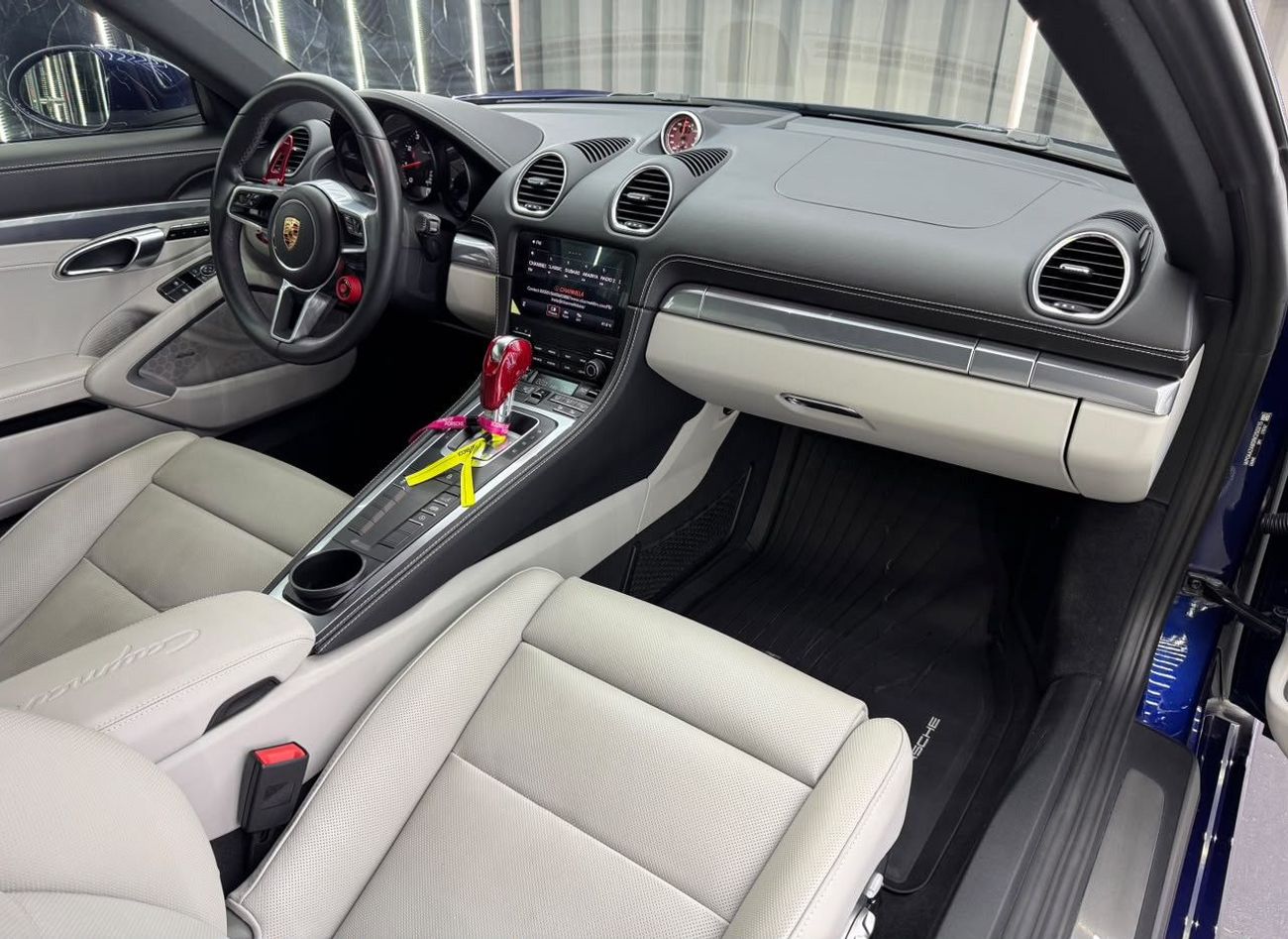 Porsche 718 Cayman Style Edition