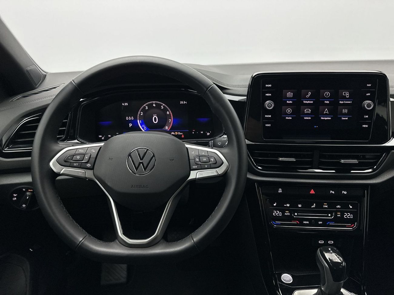 Volkswagen T-ROC STYLE with Black Style Package 1.4L | 17,100 AED SAVINGS from New Car | Upgraded Alloys & Prem
