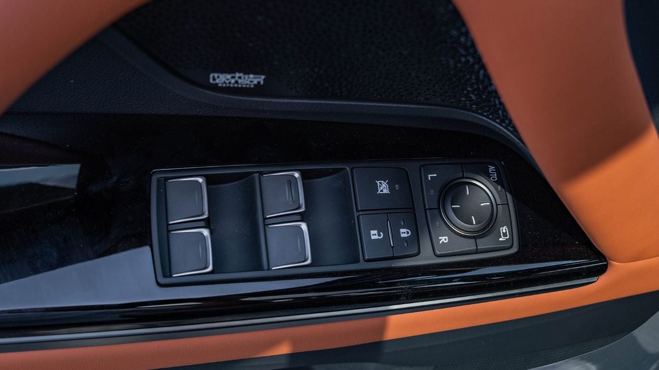 لكزس LX 600 VIP لكزس LX600 KURO موديل 2026، محرك بنزين سعة 3.5 لتر، ناقل حركة أوتوماتيكي (إصدار أسود)