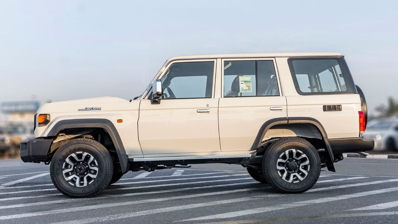 Toyota Land Cruiser 70 LC76 LX 2026 Toyota Land Cruiser LC76 4.0L AT Petrol Full Option (White)