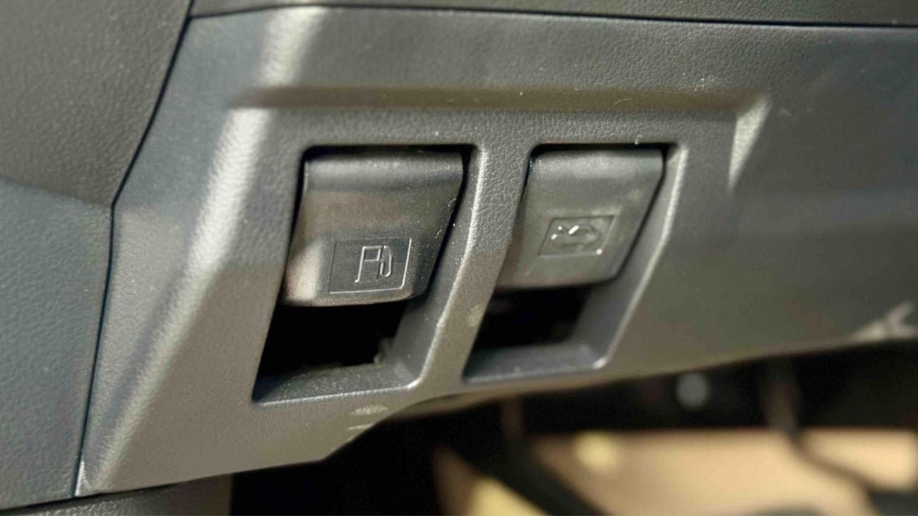 Toyota Land Cruiser GXR BASIC BLACK INTERIOR 2025