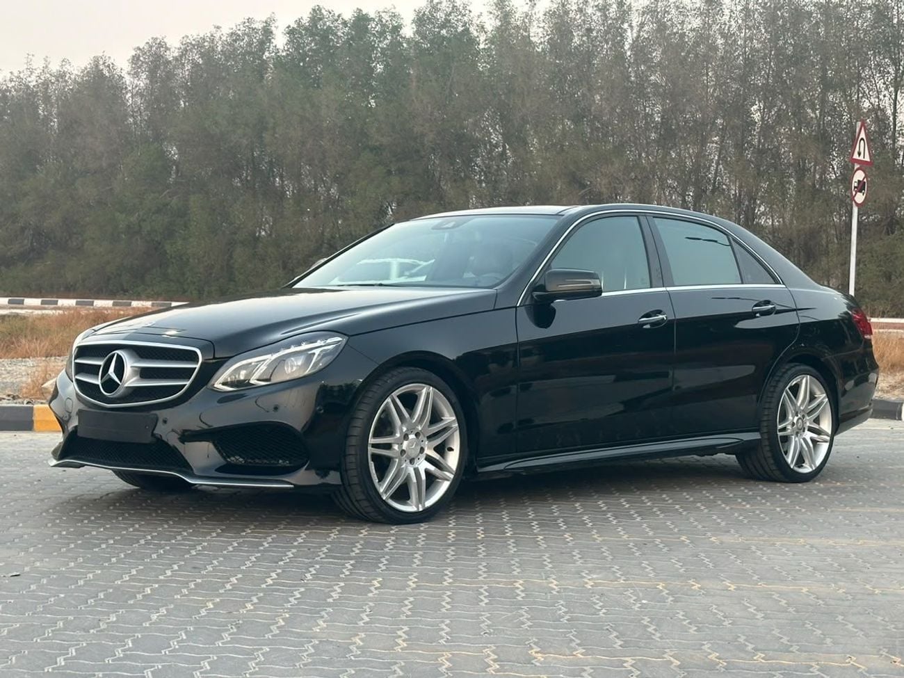 Mercedes Benz E300 ELEGANCE AMG