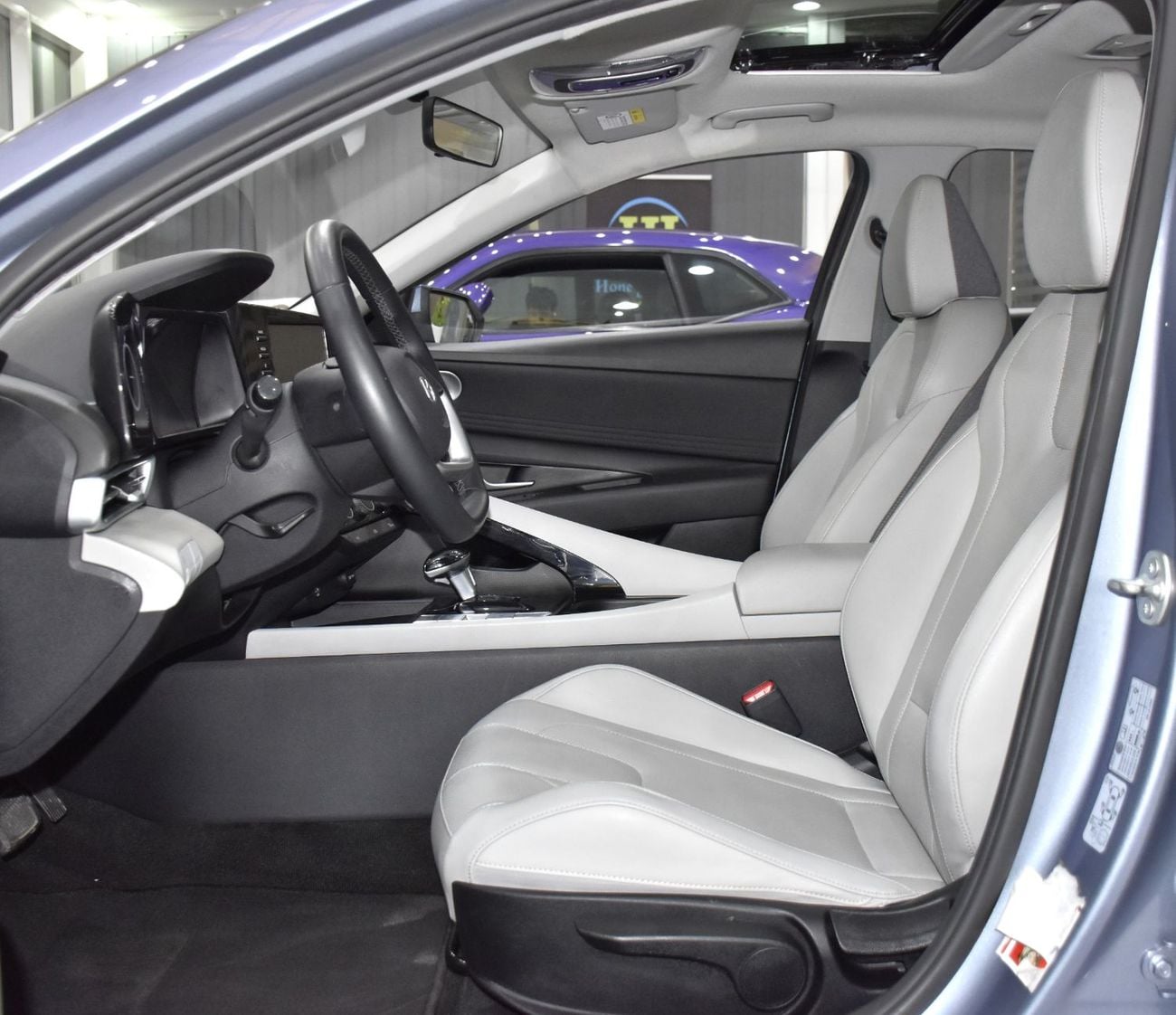 Hyundai Elantra COMFORT EXCELLENT DEAL for our Hyundai Elantra ( 2024 Model ) in Blue Color Chinese Specs