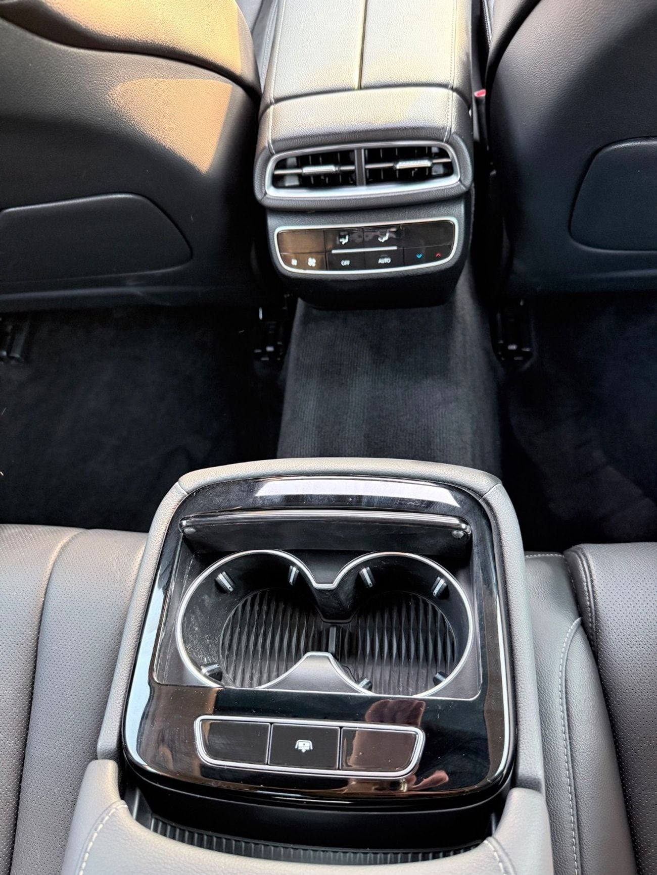 Genesis G80 Premium 2.5L luxury option