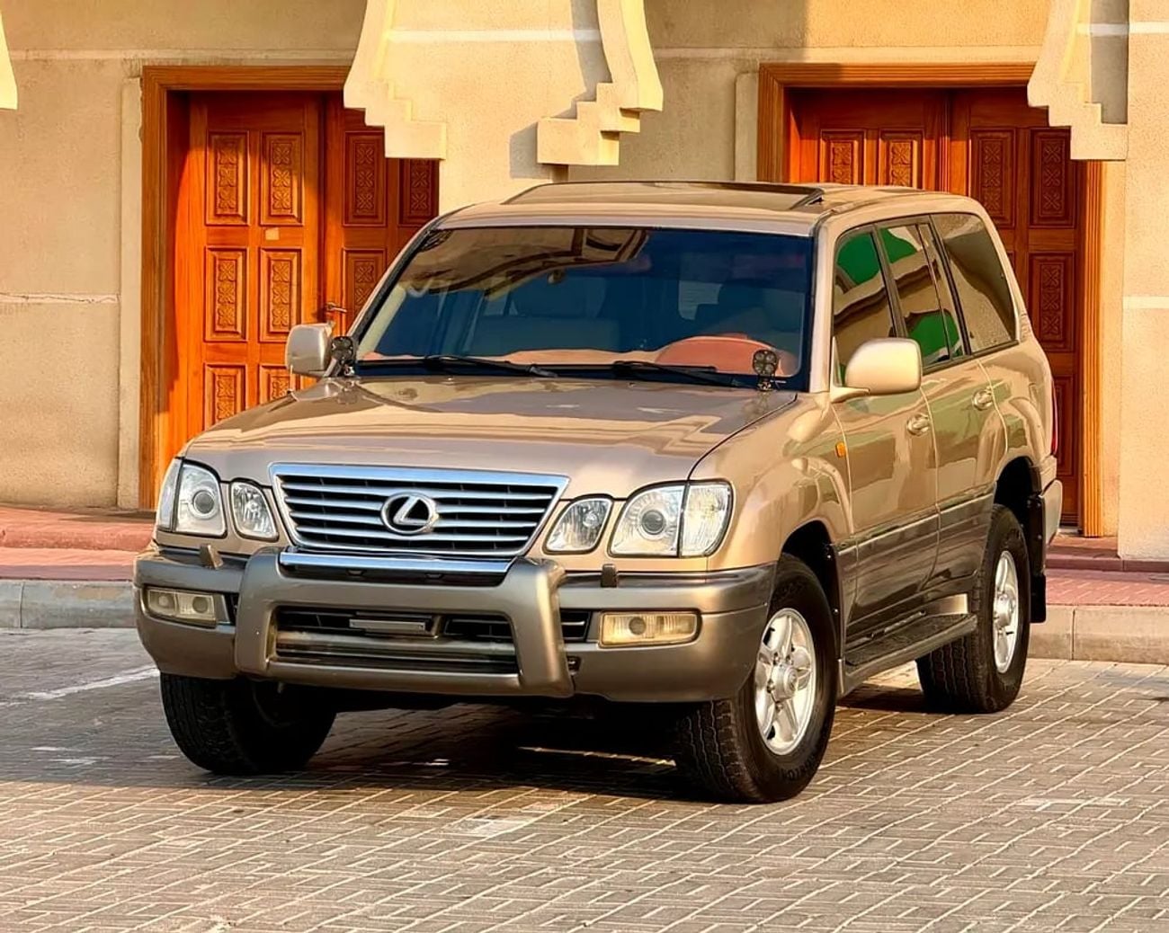 Lexus LX470 لكزس LX470 خليجي LX 470 GCC Specs - Reliable Luxury SUV