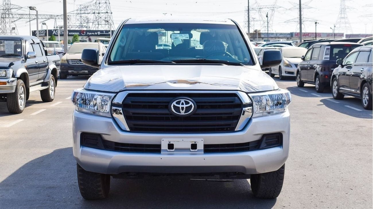 تويوتا لاند كروزر 4.0L V6 Petrol M/T
