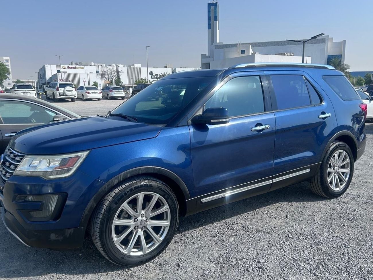 Ford Explorer LTD TOP 3.5L - 6 cyl SUV/CROSSOVER - AWD - 7 Seater - % Doors