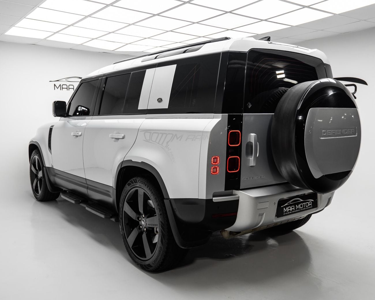 لاند روفر ديفندر 110 HSE P400