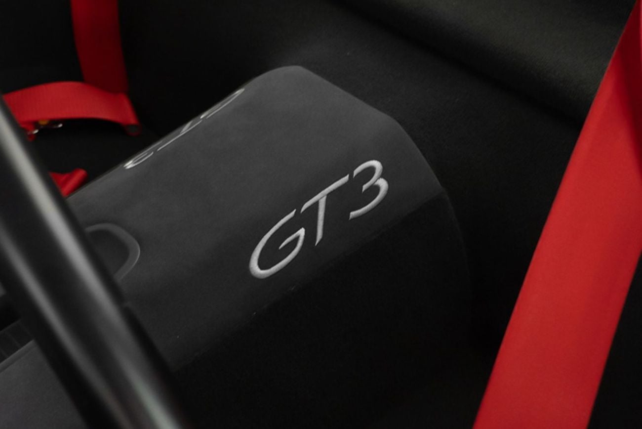 Porsche 911 GT3 3.8L (492 HP) 3.8L