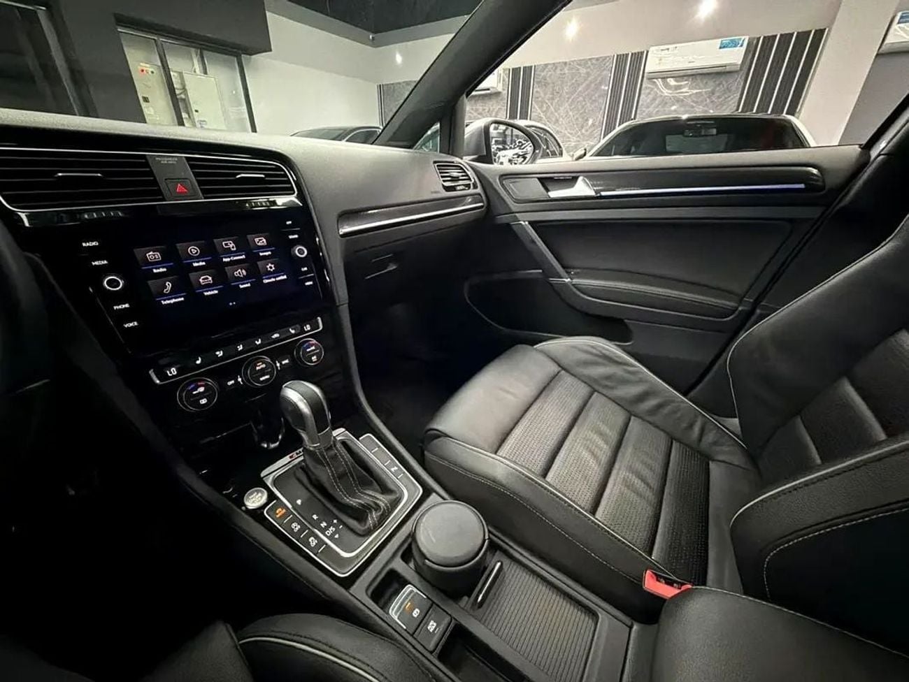 Volkswagen Golf R SEL