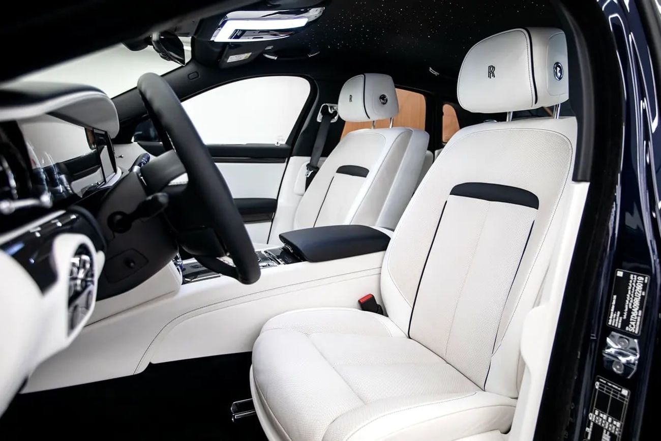 Rolls Royce Ghost BALCK BADGE | GCC | UNDER WARRANTY AND SERVICE CONTRACT