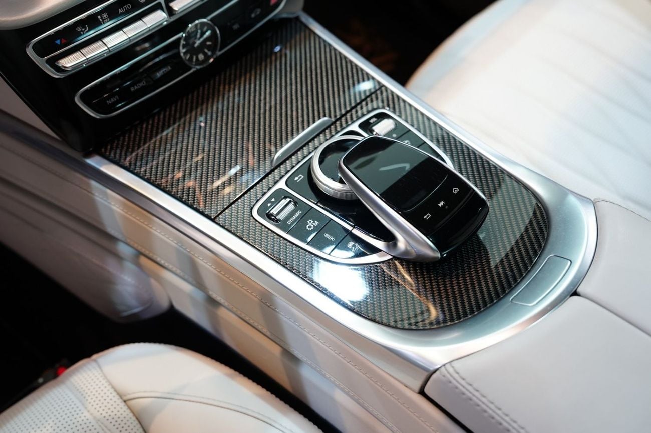 Mercedes Benz G63 AMG MANUFAKTUR EXCLUSIVE PLUS 2022 Mercedes-AMG G63, G Manufaktur Package, Carbon Interior, Rear Entertainment, Gargash Warranty!!