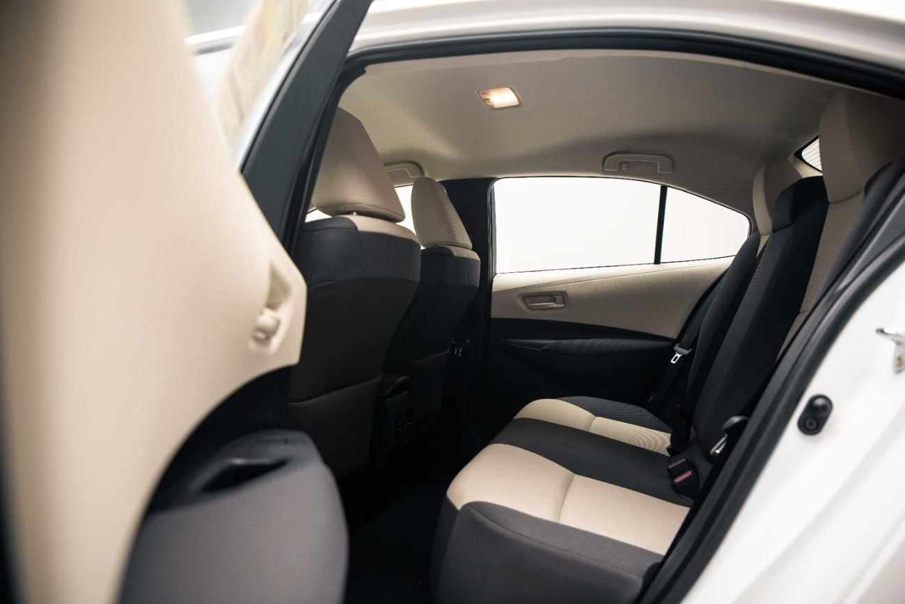 Toyota Corolla XLI E 1.6L - Super White Inside Formage | Export Only