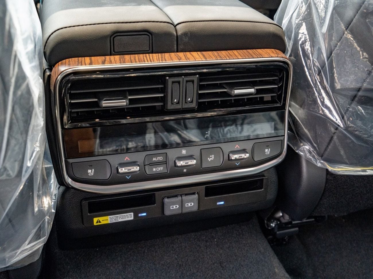 Toyota Land Cruiser VX 4.0 | Exclusive | 2026