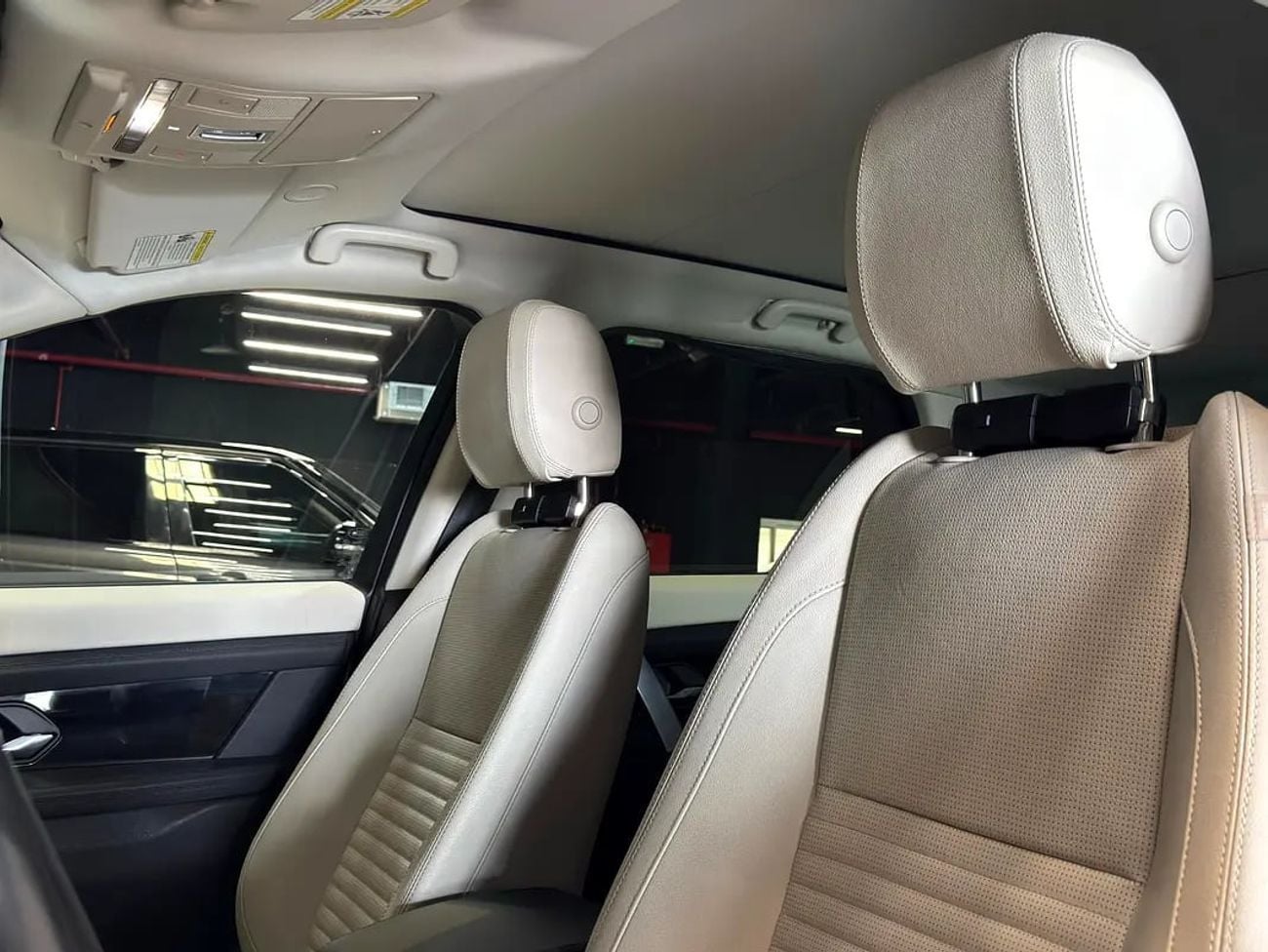 لاند روفر دسكفري سبورت R-DYNAMIC S P200 2.0L RANGE ROVER P250 SE | AMERICAN SPEC