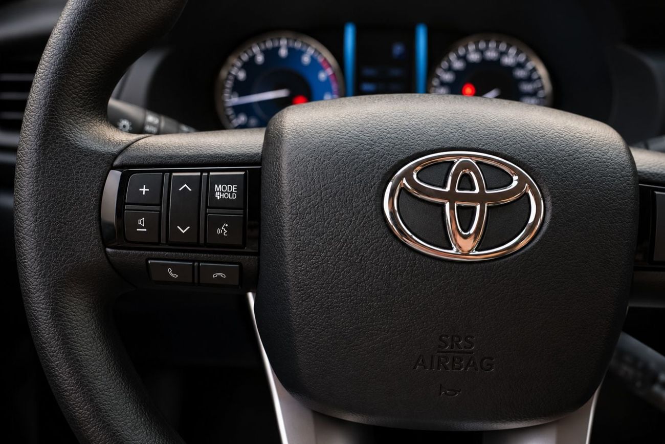 Toyota Fortuner SR5 2026 Toyota Fortuner SR5 2.7L 4WD 2026 Toyota Fortuner SR5 2.7L 4WD