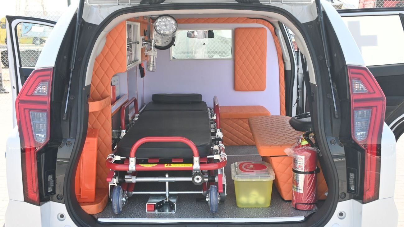 Mitsubishi Pajero MITSUBISHI PAJERO 2.5L AMBULANCE 4WD A/T 7 SEATER (2023 MY)
