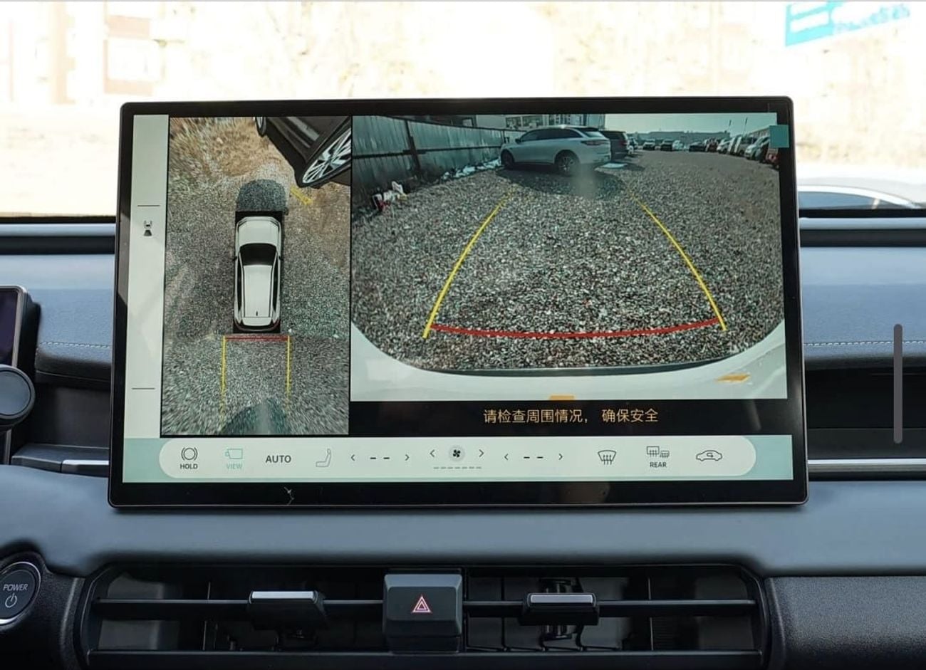 تويوتا راف ٤ XLE HEV تويوتا RAV4 2026، محرك 2.5 لتر هجين، دفع رباعي، فئة فاخرة