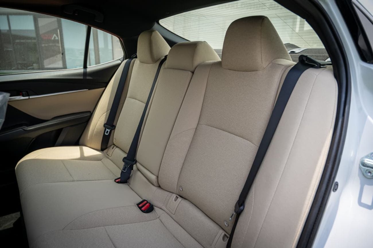 Toyota Camry E HEV 2.5L Automatic 2025