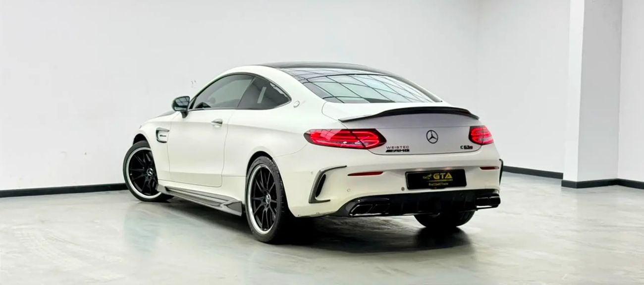 مرسيدس بنز C 63 AMG C63 S AMG, Warranty, Carbon Fiber Package, Very Low Km, Excellent Condition