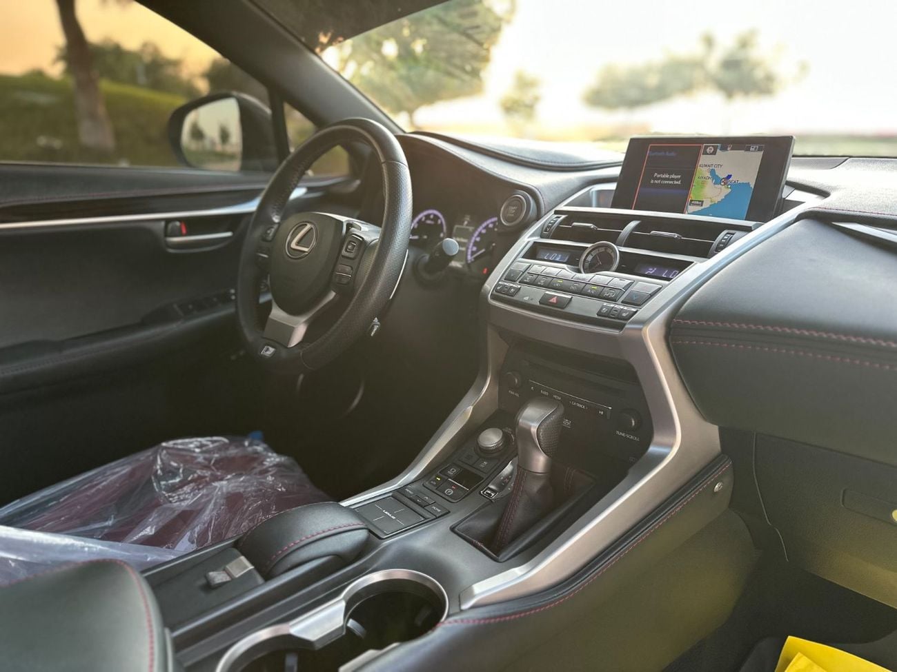 لكزس NX200t F SPORT بلاتينيوم