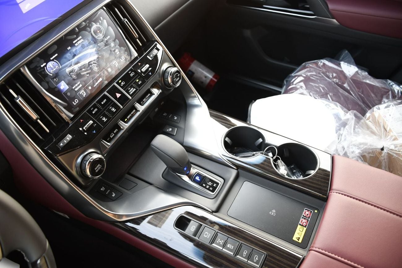 Lexus LX700h SIGNATURE 3.5L Radar, Head-Up Display, BSM & Mark Levinson 22´ alloy wheels