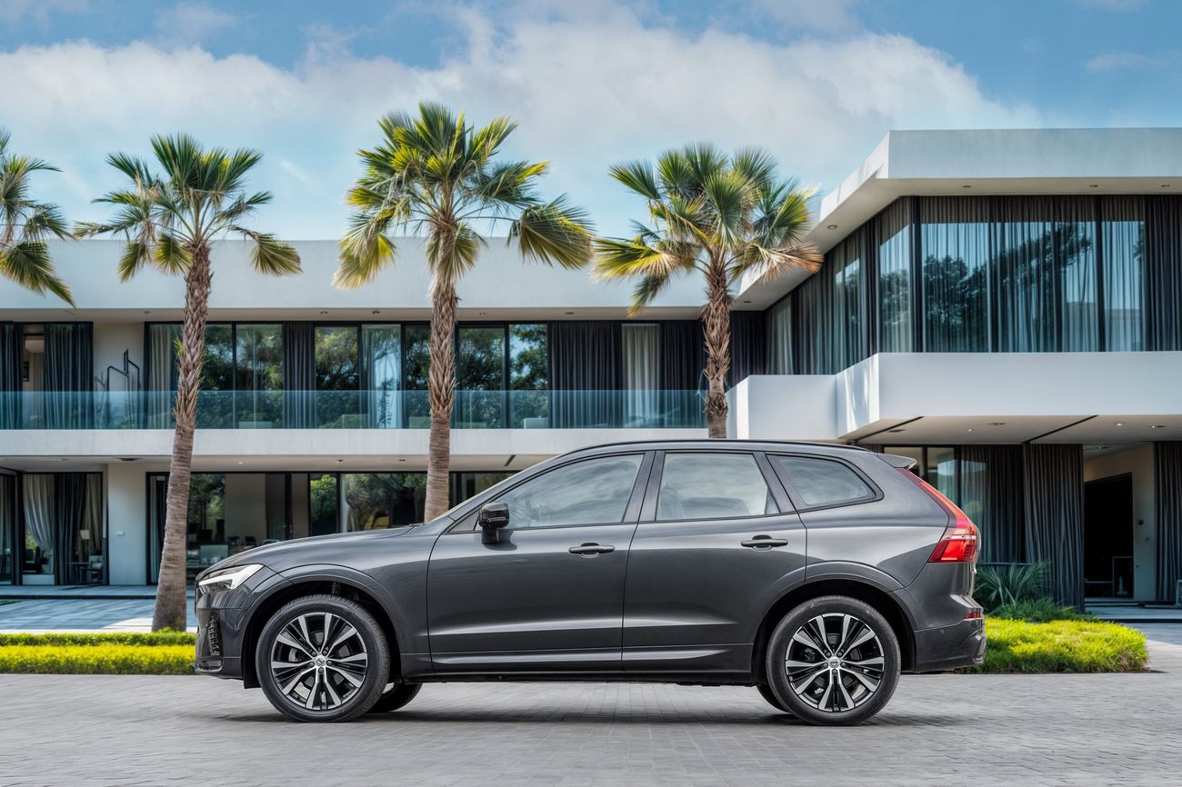 فولفو XC 60 B5 ULTIMATE DARK XC60 B5 Ultimate Dark | 2,350 P.M | 0% Downpayment | 2028 WARRANTY