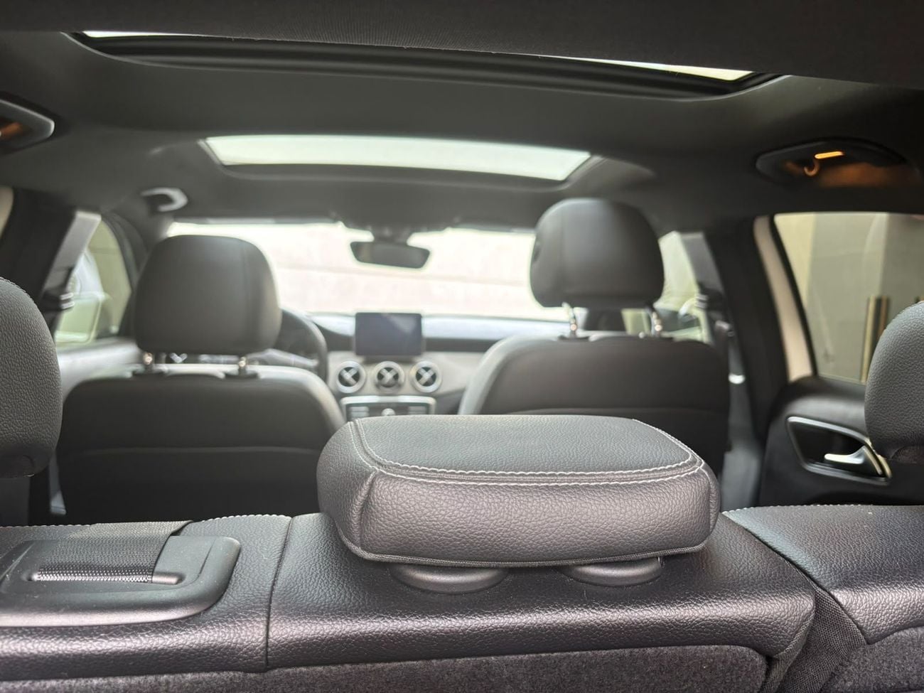 Mercedes Benz GLA250 STANDARD