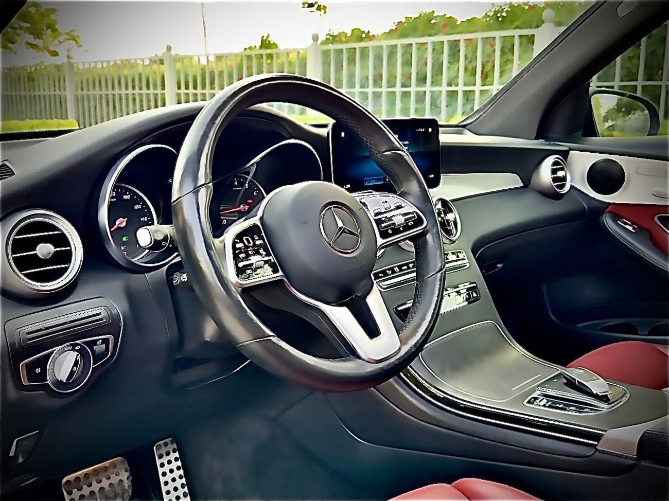 Mercedes Benz GLC 300 E 4MATIC PREMIUM