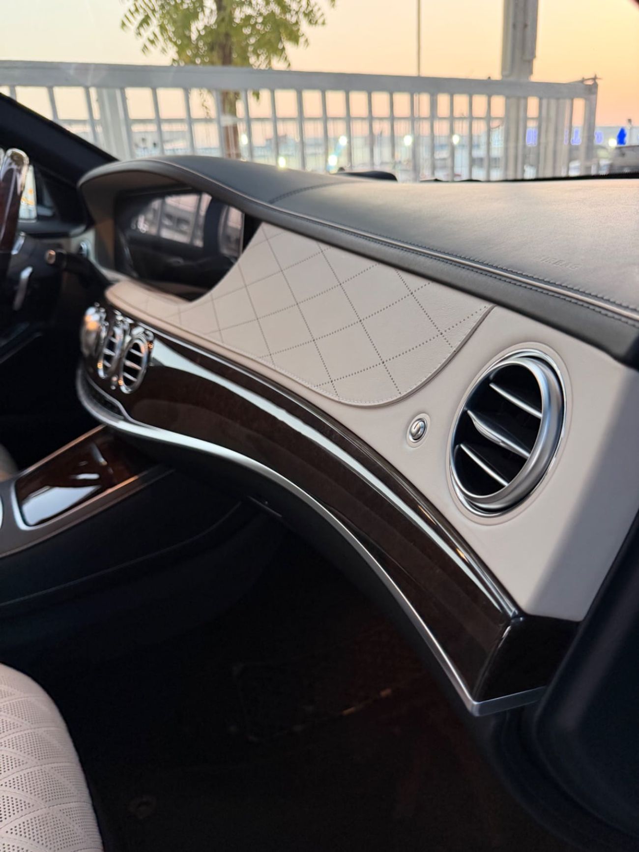 Mercedes Benz S600 LWB V12