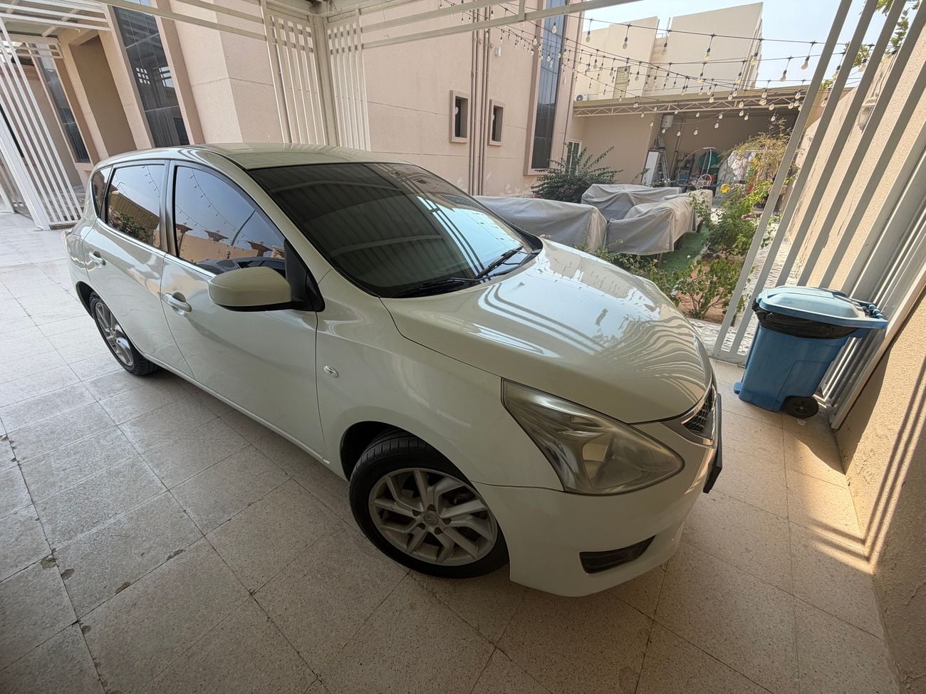 Nissan Tiida SV