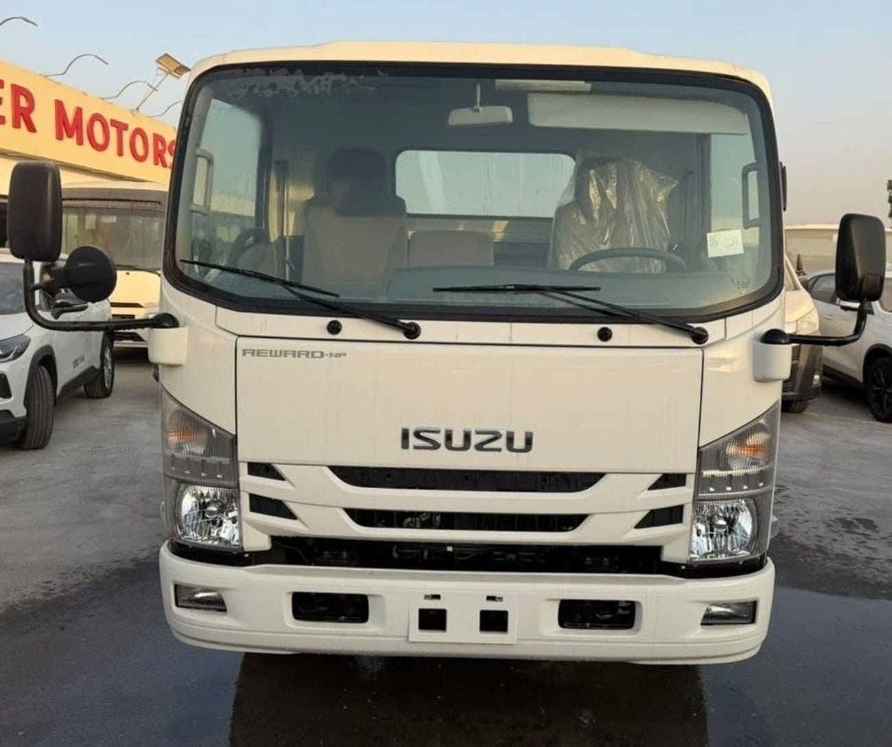 Isuzu NPR STANDARD