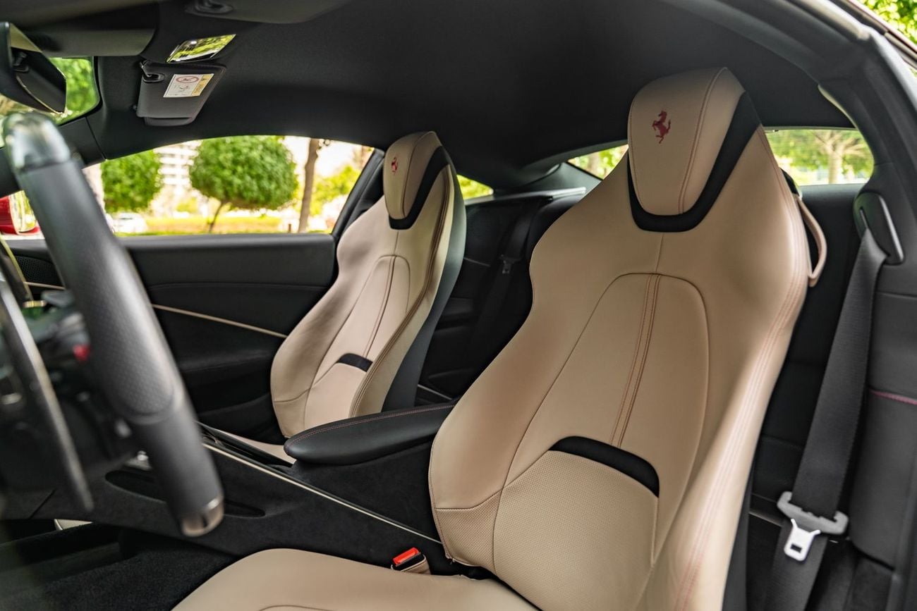 Ferrari Roma STANDARD Clean title 3keys low mileage original paint no accident Brand New Condition