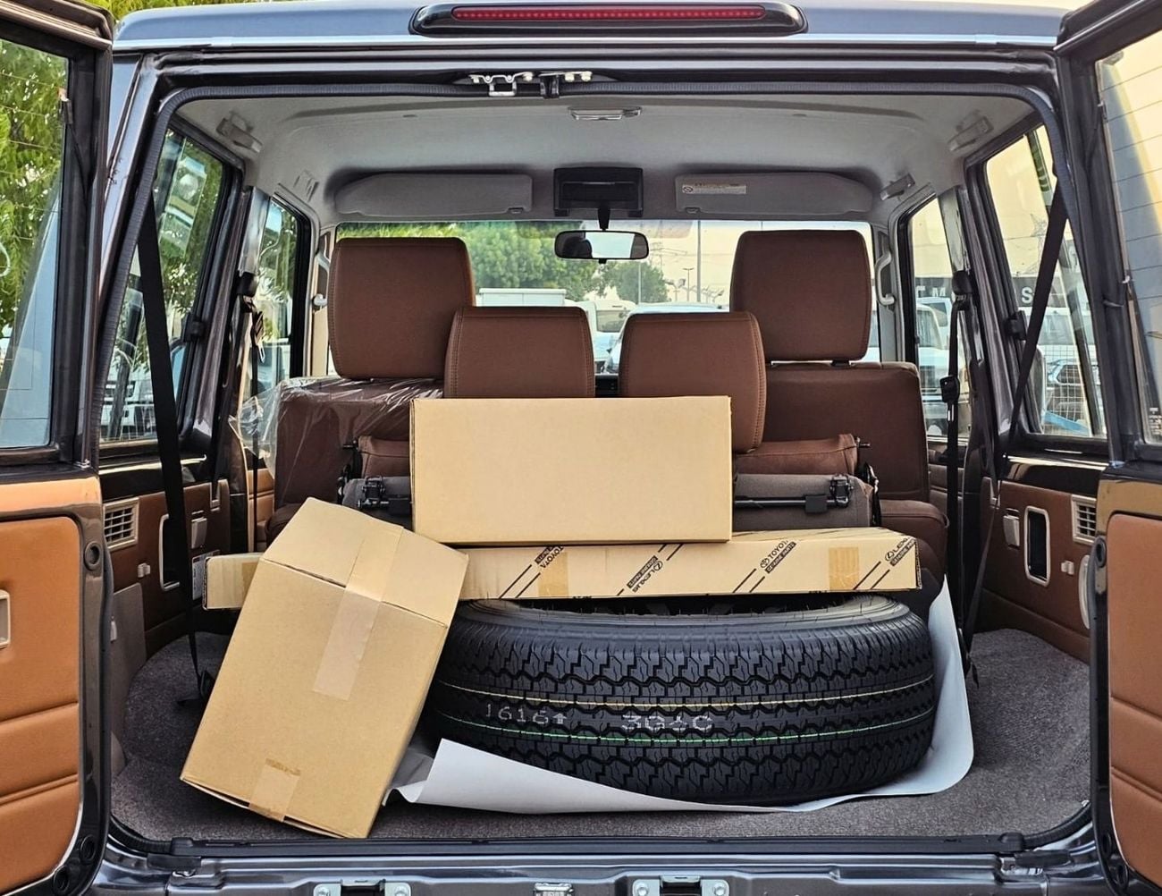 Toyota Land Cruiser 70 LC71 LX HARDTOP || 4.0L PETROL V6 A/T 4WD | DIFF LOCK | WINCH | LST, OVER FENDER (CODE # X71AFY)