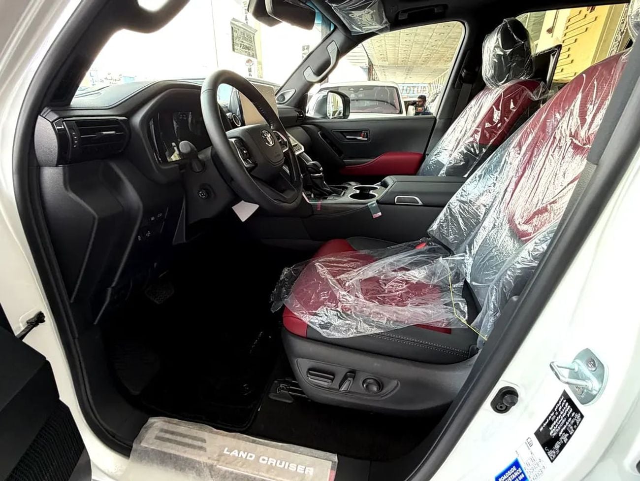 Toyota Land Cruiser VXR GCC Specs