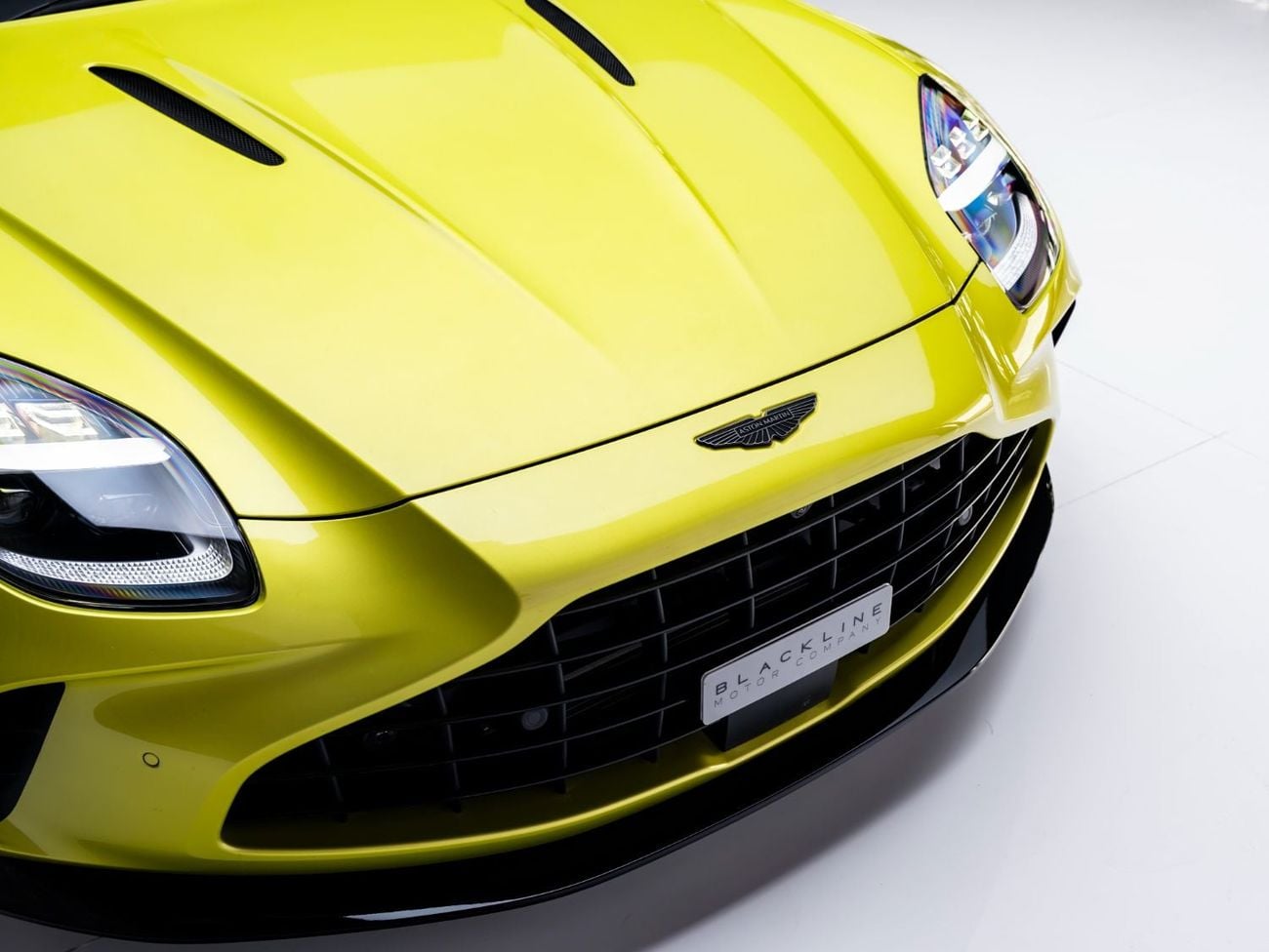 Aston Martin Vantage STANDARD BUY NOW, PAY 2027 | THE BLACKLINE STANDARD | Aston Martin Warranty + Service, GCC, Low KMs