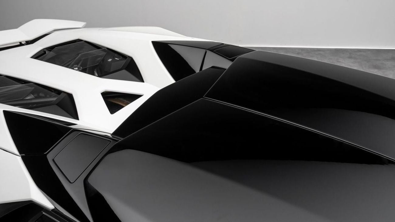 Lamborghini Aventador ULTIMAE Roadster - 2022 - GCC Specs